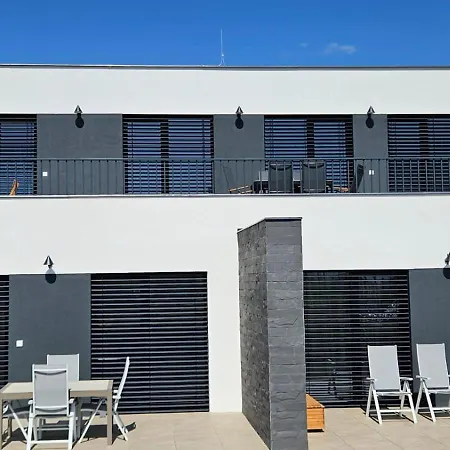 Moderny 2 S Velkou Terasou Apartament Bobrów
